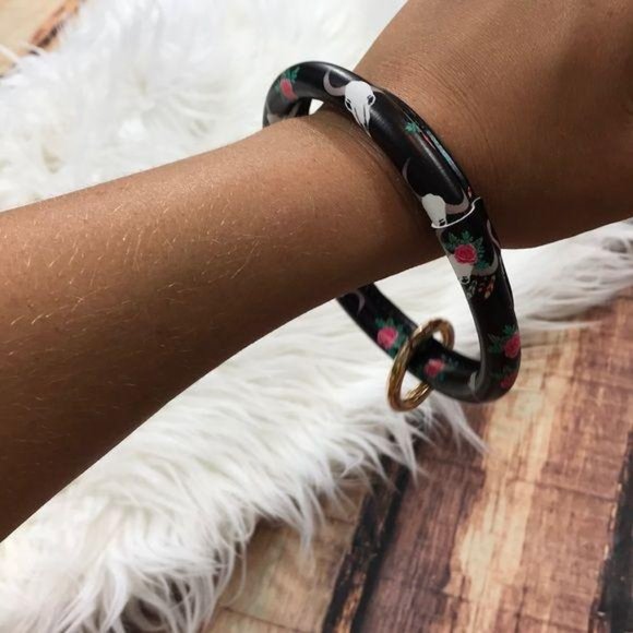 RELISTED Bull Skull & Rose Bracelet Keychain Key Ring - Picture 3 of 4